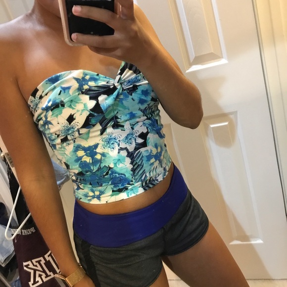 Ambiance Tops - Floral Tube top💙💚